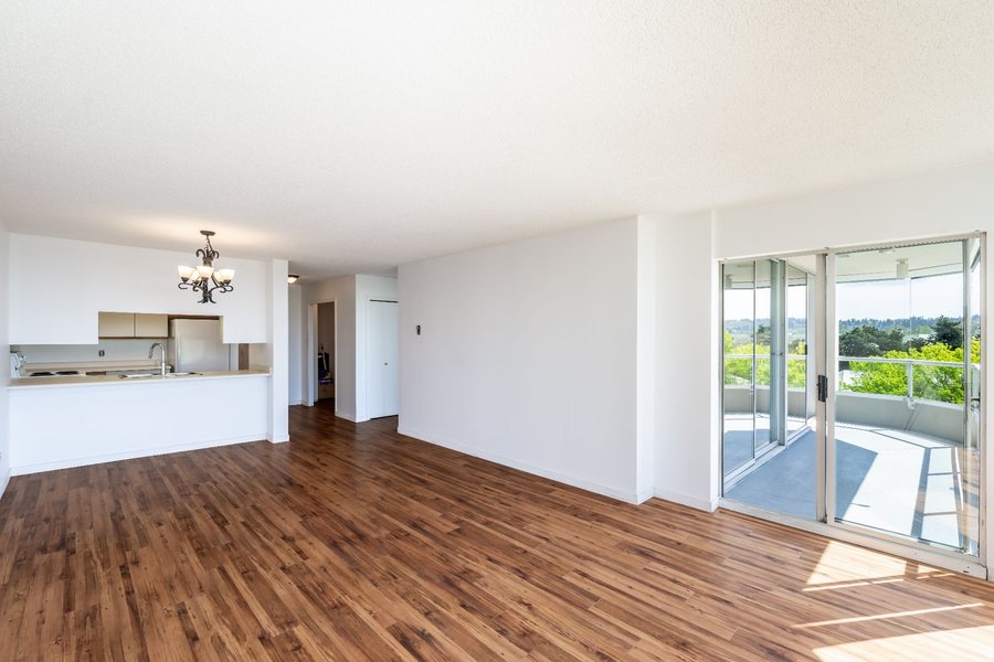 Living room — second angle, empty