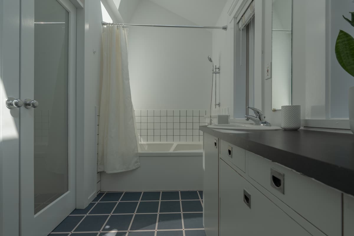 Bathroom, straight out of camera