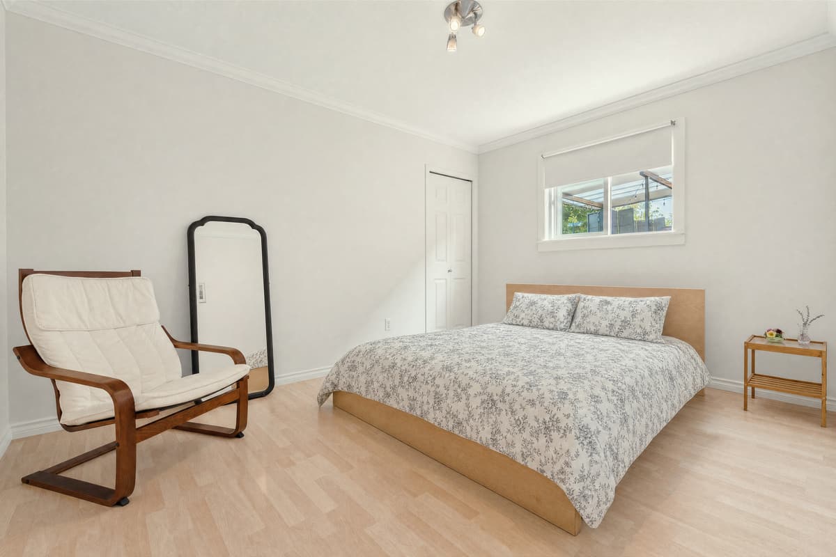 Bedroom, finished with Omidia Finish