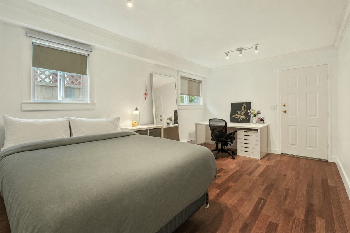 Bedroom, finished with Omidia Finish